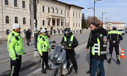 Sivas'ta trafik ekipleri motosiklet denetimi yaptı