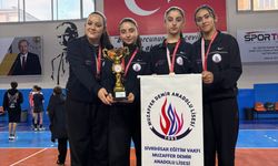 Sivrihisar'da lise öğrencileri masa tenisinde il şampiyonu oldu