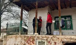 Türk Kızılay Kırşehir Şubesi, ihtiyaç sahibi ailelere yardımları ulaştırıyor