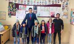Ulaş Milli Eğitim Müdürü Karacalar, köy okulunda öğrencilerle buluştu