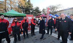 TAK ekibi Valilik Meydanı'nda çalışmalarını anlattı