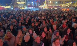 Meydanlara sığmayan yılbaşı coşkusu