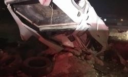 Aksaray'da devrilen otomobildeki 3 kişi yaralandı