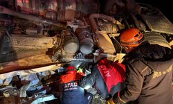 Aksaray'da devrilen tırın sürücüsü öldü