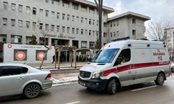 Aksaray'da üzerine yük asansörü düşen işçi yaralandı