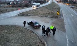 Bahşılı'da iki otomobilin çarpıştığı kazada 2 kişi yaralandı