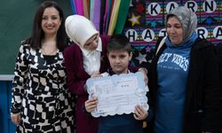 Bakan Göktaş, babası Pençe-Kilit Harekatı'nda şehit olan öğrencinin karne törenine katıldı: