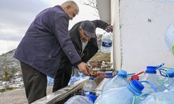 Başkentte su kesintisinden etkilenen vatandaşlar çeşmelerden su temin ediyor