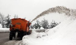 Beypazarı'nda karla mücadele devam ediyor