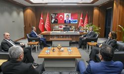 CHP Genel Başkanı Özel, Beşiktaş Kulübü Başkanı Adalı ile görüştü