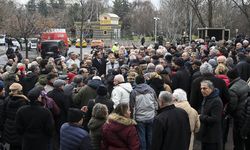 CHP'den emekli maaşlarına ilişkin TBMM önünde açıklama