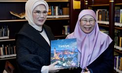 Emine Erdoğan, Malezya Başbakanı'nın eşi Wan Azizah İsmail ile bir araya geldi