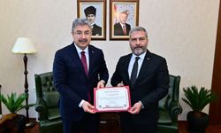 Eskişehir Valisi Yılmaz, Anadolu Üniversitesi Rektörü Adıgüzel'i kabul etti