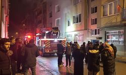 Eskişehir'de 3 katlı binada çıkan yangın söndürüldü