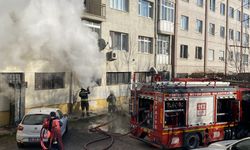 Eskişehir'de bir apartmanın zemin katında çıkan yangın söndürüldü
