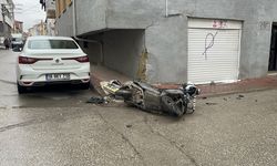 Eskişehir'de hafif ticari araçla çarpışan motosikletin sürücüsü ağır yaralandı