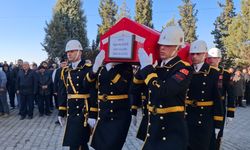 Kanser nedeniyle yaşamını yitiren uzman çavuşun cenazesi Ankara'da defnedildi