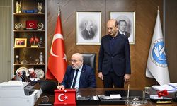 Kayseri Üniversitesi Rektörü Karamustafa, AA'nın 'Yılın Kareleri' oylamasına katıldı