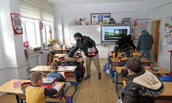 Kayseri'de ihtiyaç sahibi 813 öğrenciye ayakkabı dağıtıldı