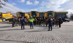 Kırşehir'de jandarma biçerdöver sahiplerini ve sürücülerini bilgilendirdi