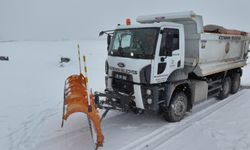 Kocasinan Belediyesi ekipleri, karla mücadele çalışmalarını sürdürüyor