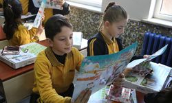 Konya ve çevre illerdeki okullarda öğrenciler karne heyecanı yaşadı