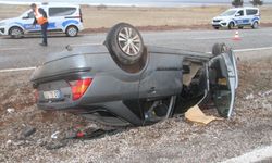 Konya'da devrilen otomobildeki 6 kişi yaralandı