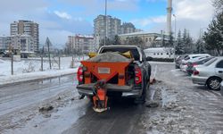 Melikgazi Belediyesinin karla mücadele çalışmaları sürüyor