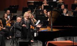 Piyanist Gülsin Onay Eskişehir'de konser verdi