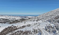 Samsun'da karla kaplanan 1650 rakımlı Dürtmen Dağı dronla görüntülendi
