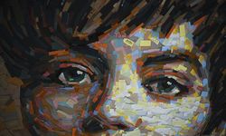 Sanatçı Deniz Sağdıç, havalimanında unutulan valizlerden büyük bir portre yapmayı planlıyor