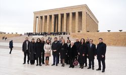 TİKAV'dan 27. kuruluş yıl dönümünde Anıtkabir'e saygı ziyareti
