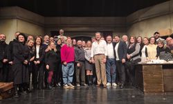 Tiyatro sanatçısı Bülent Emin Yarar, Devlet Tiyatrolarından emekli oldu