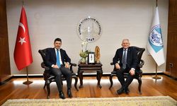 Başkan Büyükkılıç, Ulaştırma ve Altyapı Bakan Yardımcısı Boyraz'ı makamında ağırladı