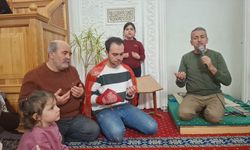 Beypazarı'da askere gidecek gence asker kınası camide yakıldı