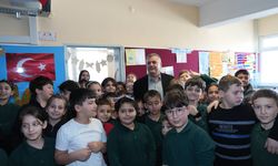 Çubuk Belediye Başkanı Demirbaş, okul ziyareti yaptı