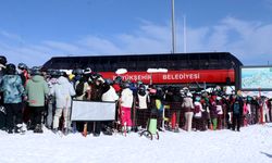 Erciyes'te pistler kayakseverlerle doldu