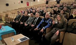 Eskişehir'de muhtarlara güvenli ve bilinçli internet kullanımı anlatıldı