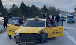 Eskişehir'de zincirleme trafik kazasında 3 kişi yaralandı