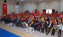 Halkapınar'da 'Bayrak Sevgisi ve Spor' temalı gösteri düzenlendi