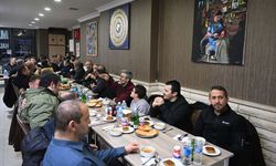 İşitme engelliler iftar programında bir araya geldi