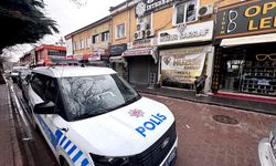 Kayseri'de forkliftle kepenk ve camları kırılan kuyumcudan hırsızlık yapıldı