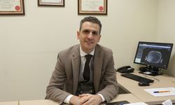 Kazakistanlı kadının karnından yaklaşık 45 santimetrelik tümör çıkarıldı