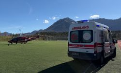 Konya'da cuma namazında kalp krizi geçiren kişi hava ambulansıyla hastaneye kaldırıldı