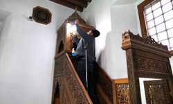 Melikgazi Belediyesi, camilerde temizlik çalışması yapıyor