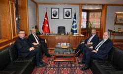 ÖSYM Başkanı Ersoy'dan Anadolu Üniversitesi Rektörü Adıgüzel'e ziyaret