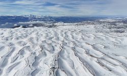 Sertavul Geçidi'nde kar manzarası havadan görüntülendi