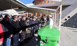 Sivas'ta teravihe giderken trafik kazasında ölen gelin ve kayınvalidenin cenazeleri defnedildi