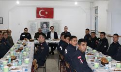 Ulaş Kaymakamı Eskimez ve Belediye Başkanı İlbey, jandarmayla iftarda bir araya geldi