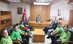 Ulaş'ta öğrenciler, Kaymakam Eskimez'i ziyaret etti